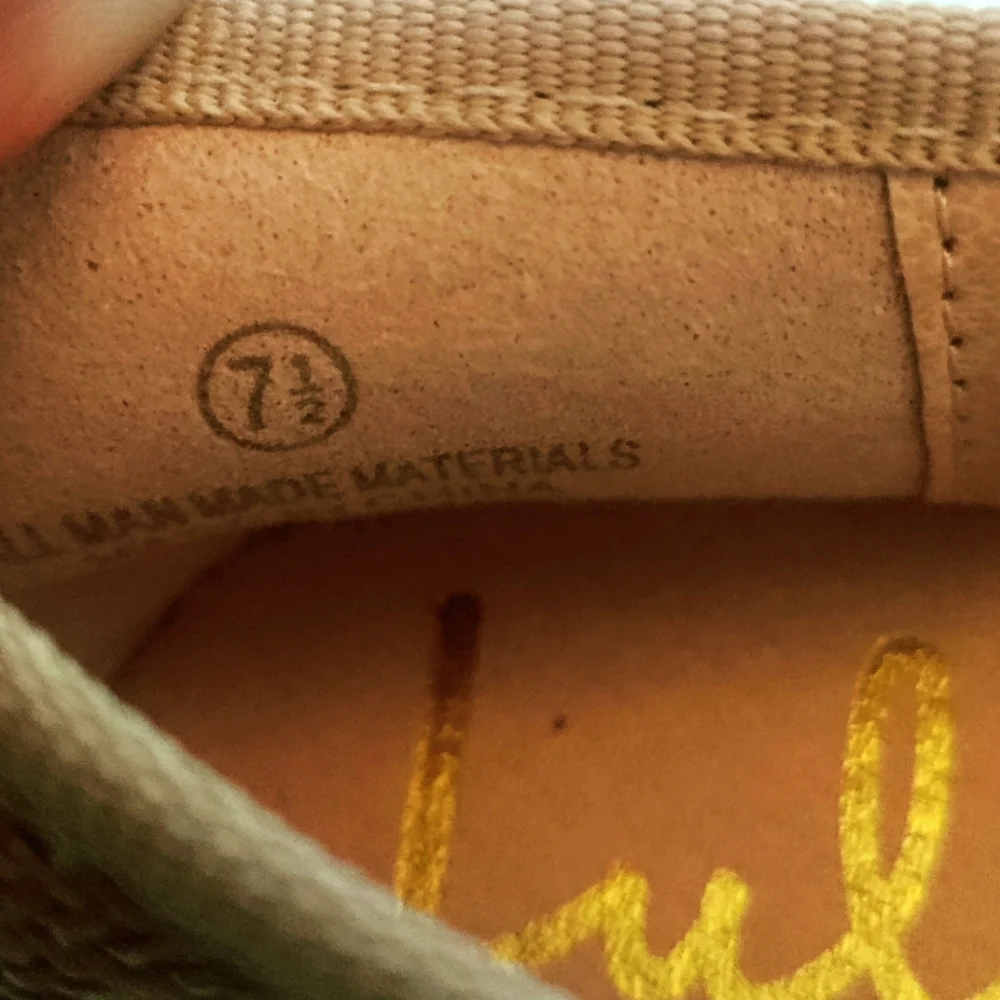 SOLD! Lulu's bohemian canvas loafers size 7 1/2 tan color - Picture 3 of 5